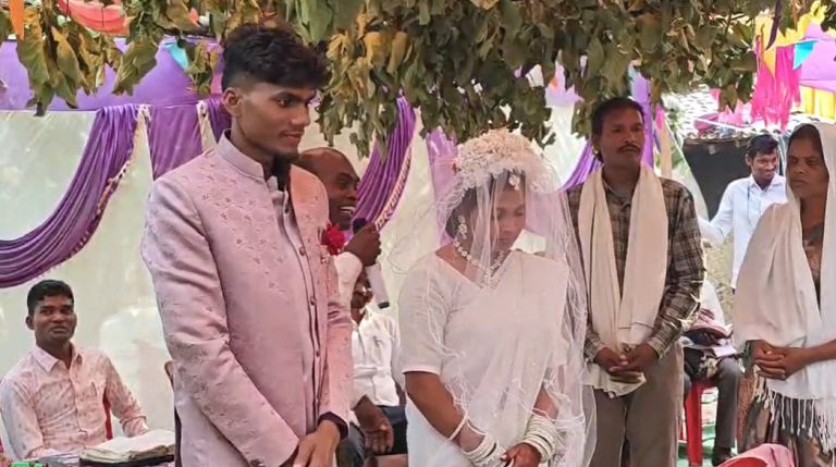 अनोखी शादी! दुल्हन बारात लेकर पहुंची, दूल्हे को विदा कराकर ले गई अपने घर, भावुक होकर खूब रोया दूल्हा